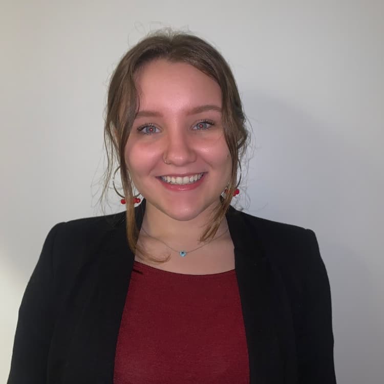 Gabriela Paiva Digilatics Headshot